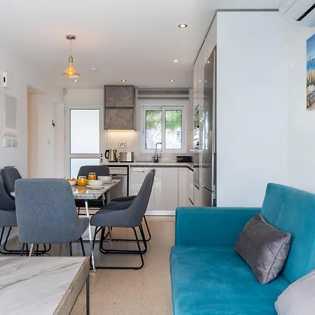 Seaview Escape * Perivolia