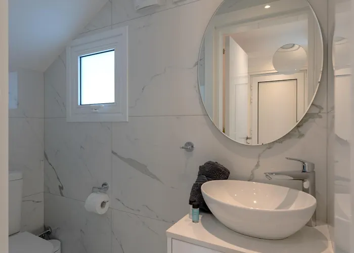 Seaview Escape Perivolia