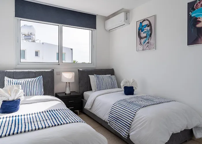 Seaview Escape Perivolia