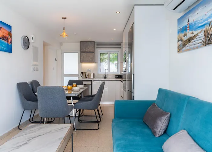 Seaview Escape * Perivolia